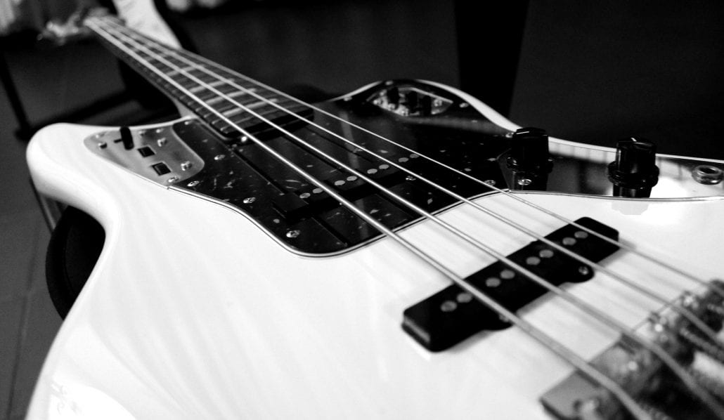 7 Best Bass Guitars Under 1000 in 2021 (reviews)